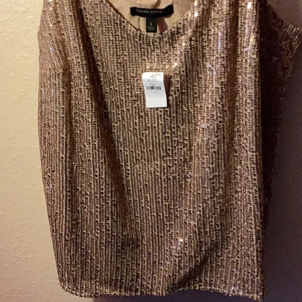 Banana Republic Gold Sequin Tank Top - Picture 2 of 5